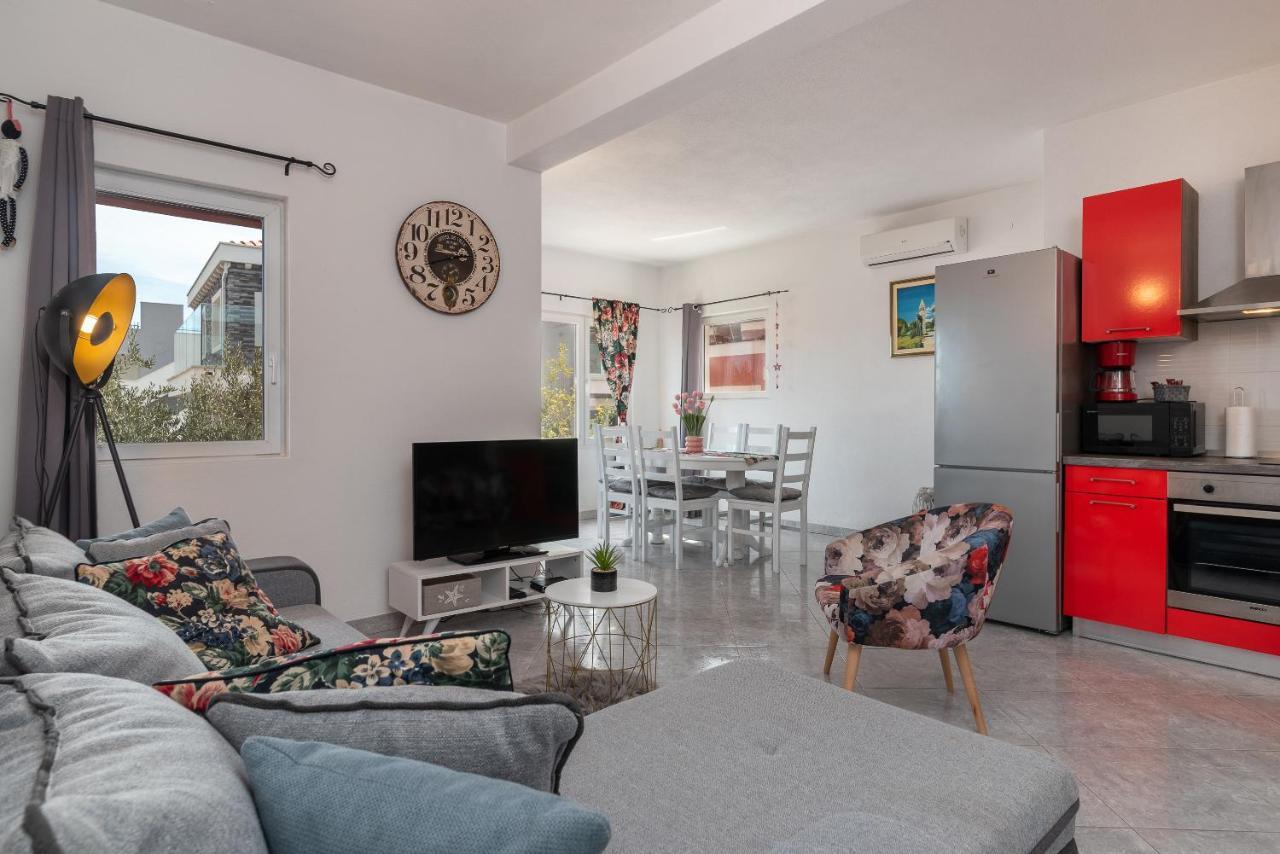 Nostra Apartment *